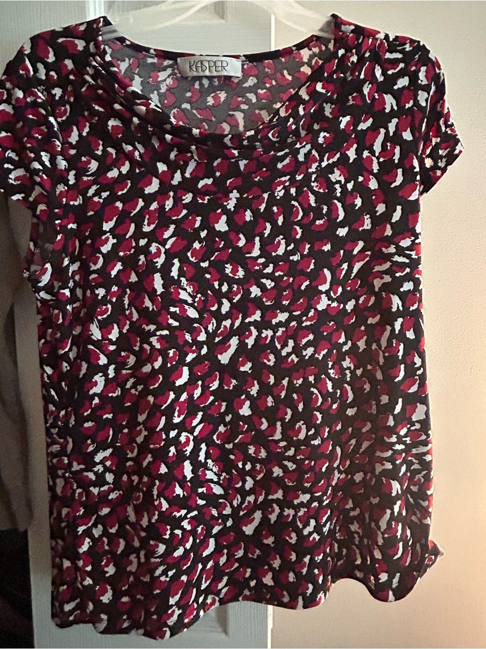 Kasper Abstract Scoop Neck